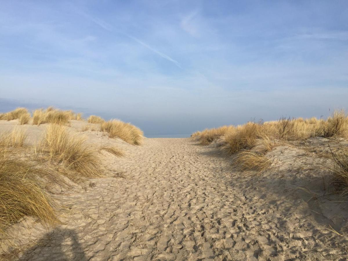 Ankerplatz Warnemuende - Direkte Strandnaehe Mit Leuchtturmblick Rostock Exteriör bild